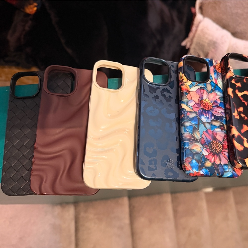 6 iPhone 14 cases